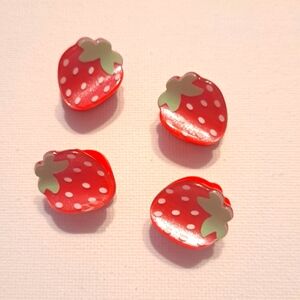 4/$15 🌻 Strawberry Shaped Hair Clips Bundle Of 4 Butterfly Clips
